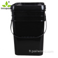 grand seau en plastique carré noir de 8 gallons